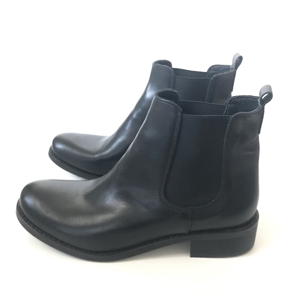 NWB Black Italian Leather Boots SZ 37